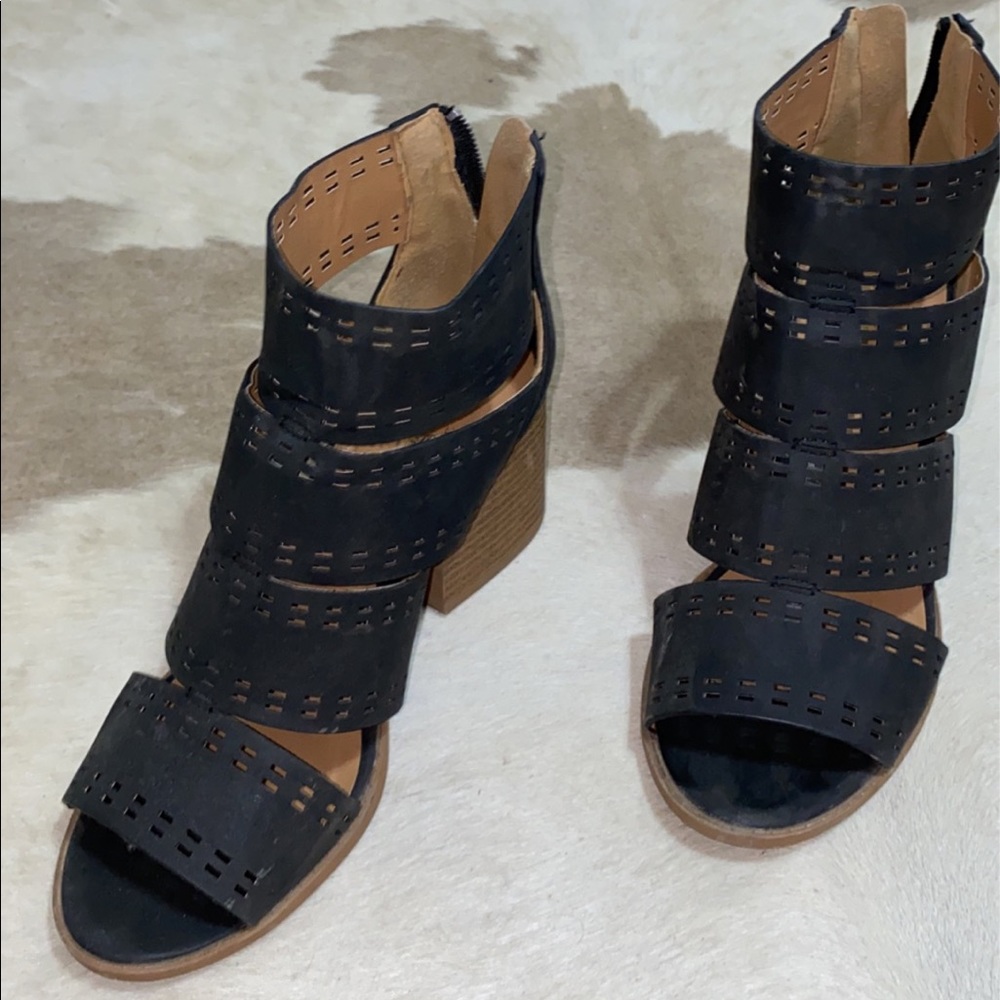 Black heel